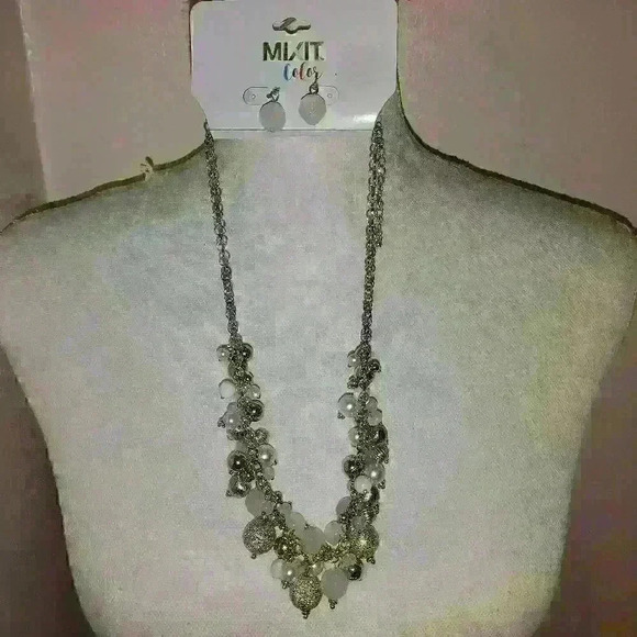 Women's Beautiful Beaded Necklace And Earring Set Brand New With Tags - Picture 9 of 13